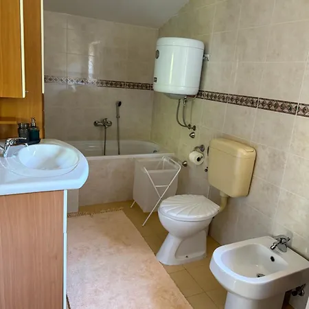Mates House In - 3 Bedroom House *