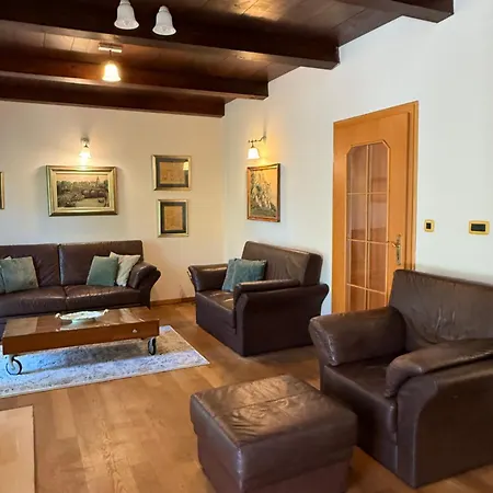Mates House In - 3 Bedroom House