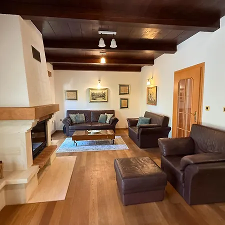 Mates House In - 3 Bedroom House * Tribalj (Primorsko-Goranska)