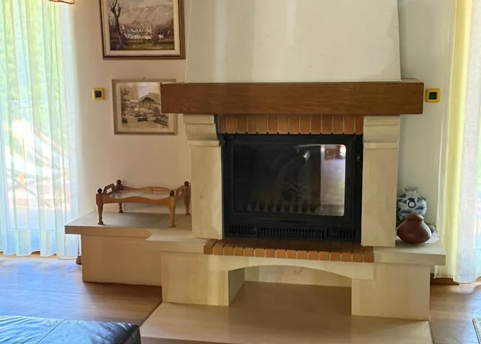 Mates House In - 3 Bedroom House Tribalj (Primorsko-Goranska)