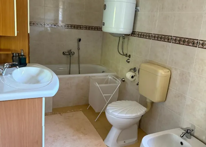 Mates House In - 3 Bedroom House *