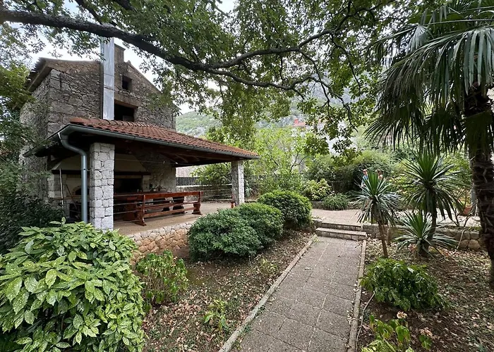 Mates House In - 3 Bedroom House *